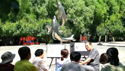 广场上的艺术时光