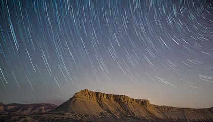 许致清:黄金暴跌 早间黄金原油价格涨跌分析操作建议