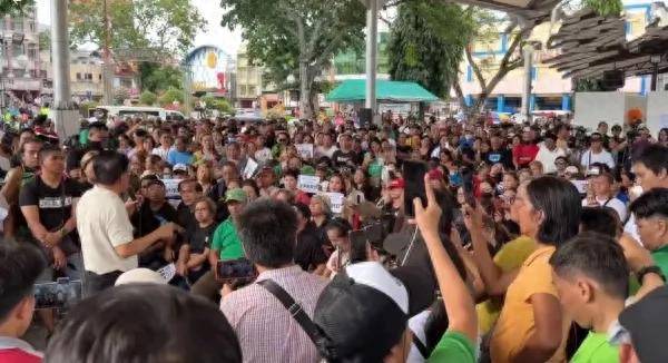 不到5天,抗议人数翻了10倍,杜特尔特回不来了,莎拉将独自出战