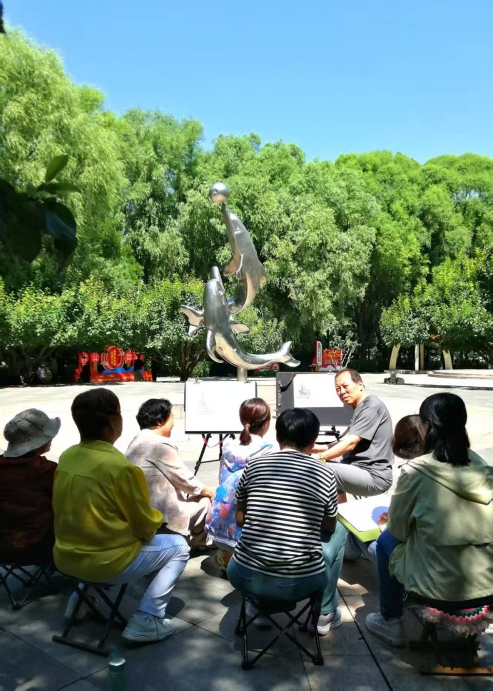 广场上的艺术时光