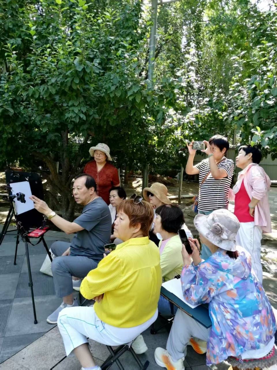 广场上的艺术时光