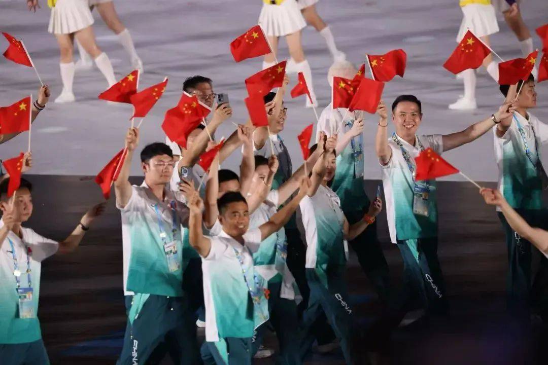 五星红旗入场!中国体育代表团来了