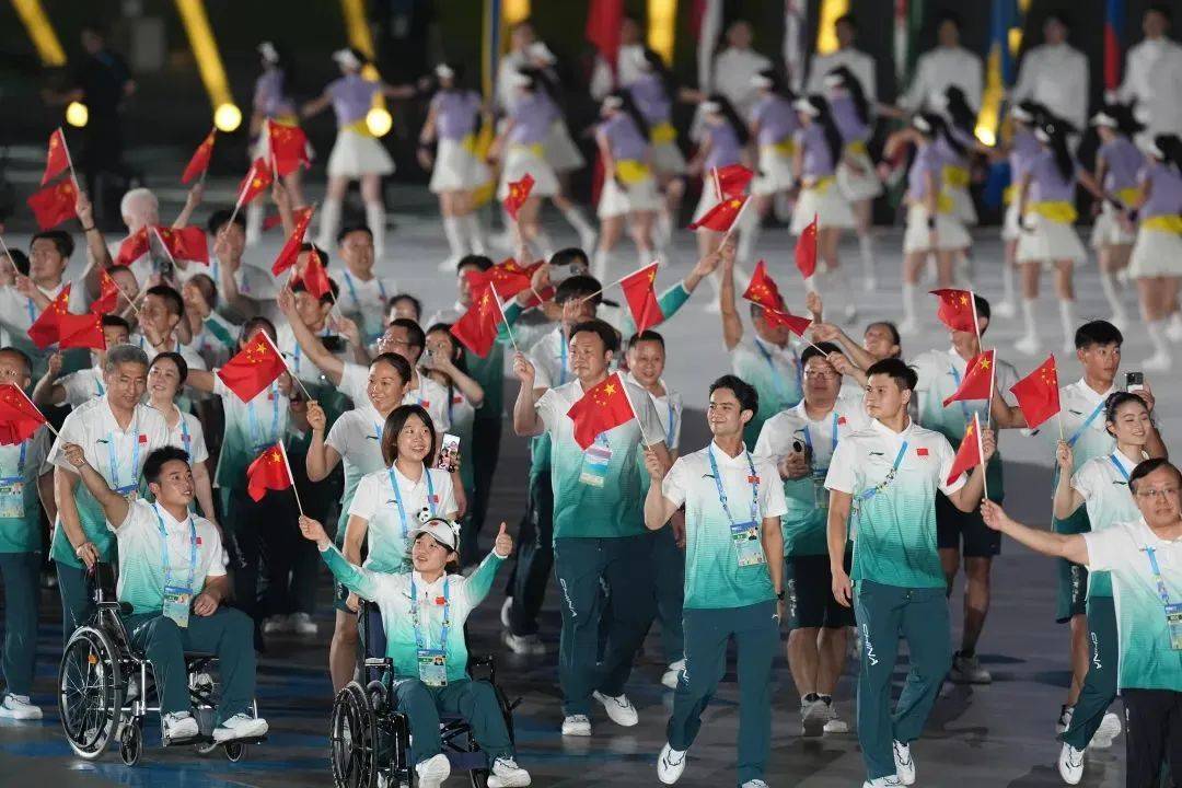 五星红旗入场!中国体育代表团来了