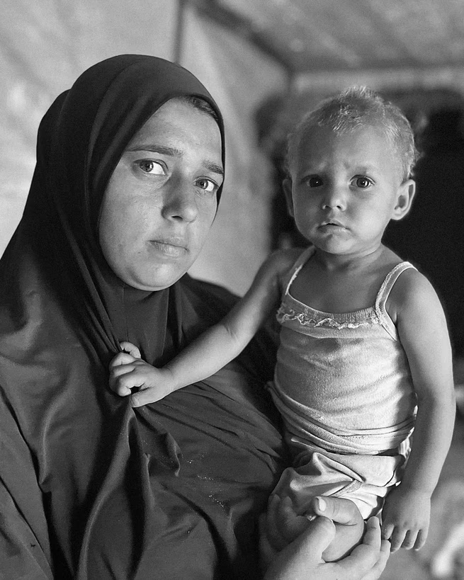 加沙母亲的饥荒处境:讨来两勺饭分五个孩子