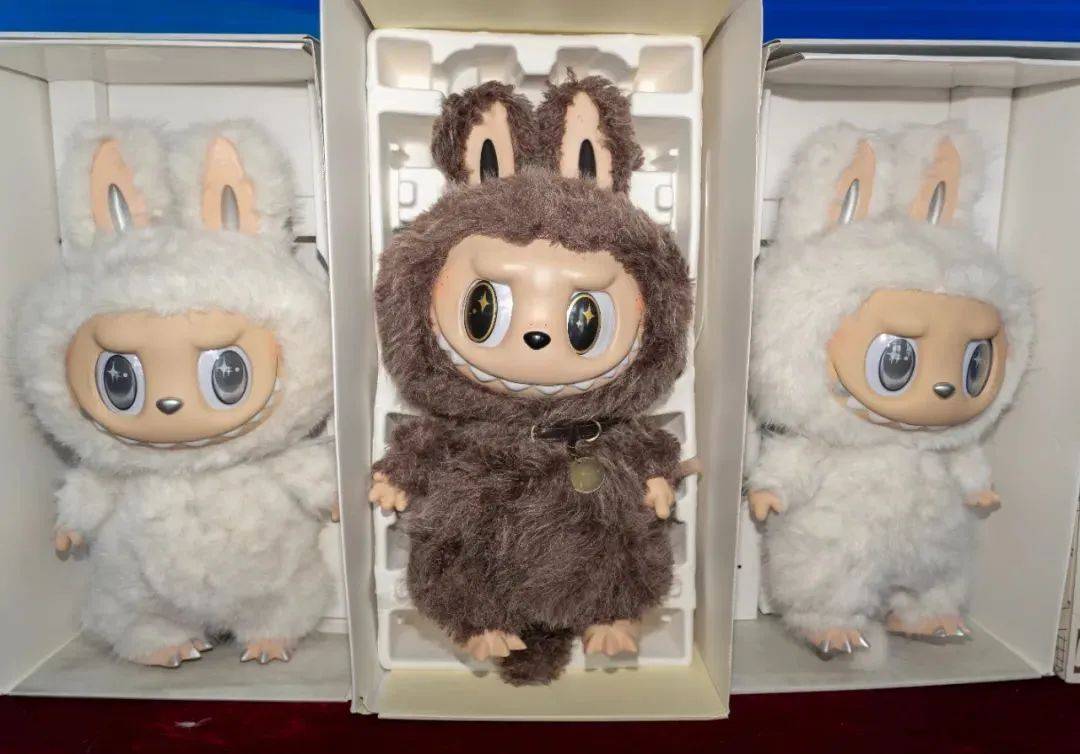 全网围观海关查 “假布布” ,正版LABUBU到底咋买?