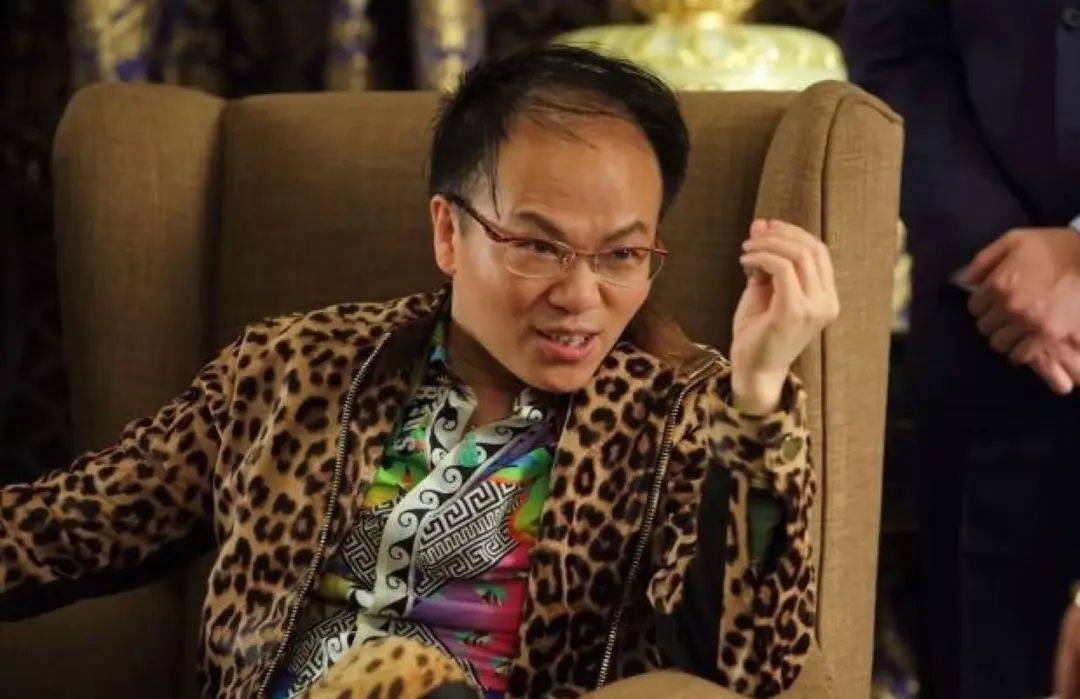 导演郑某峰涉嫌猥亵儿童已被批捕,此前多位演员自曝曾被他侵害