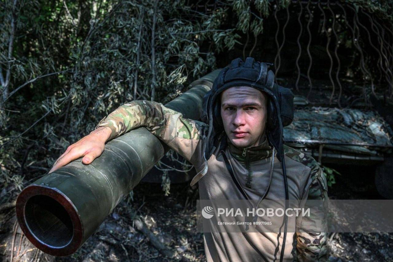 普京就差笑出声了，数十万俄军持续激战：逼迫特朗普露出真正面目